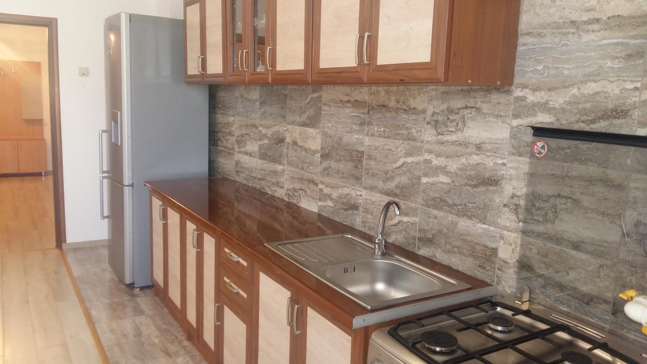 Cazare Palace Petroşani Esterno foto