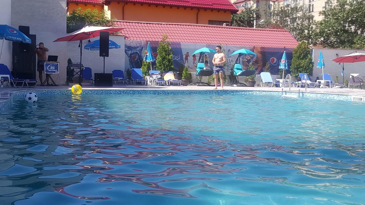 Cazare Palace Petroşani Esterno foto