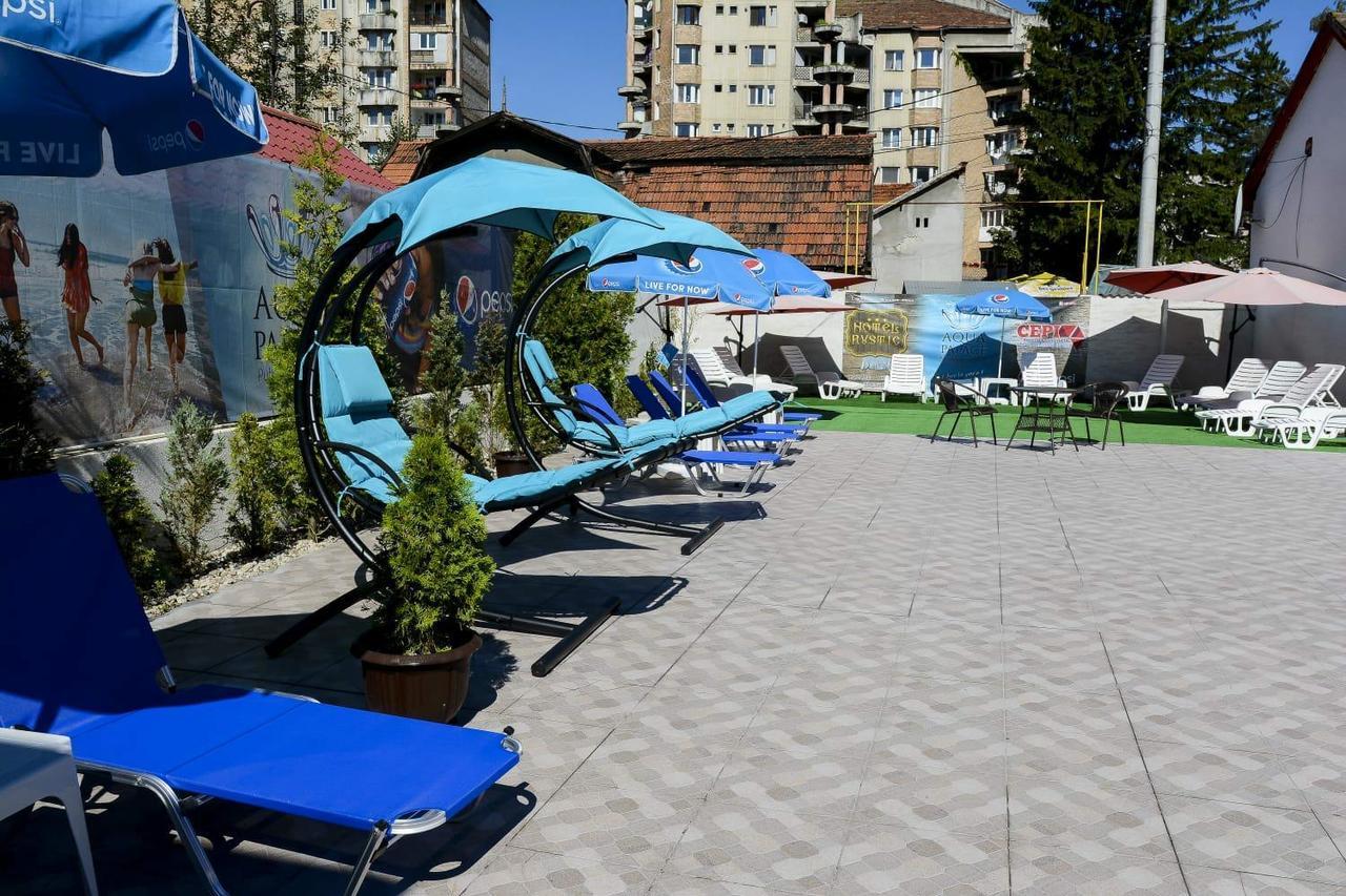 Cazare Palace Petroşani Esterno foto